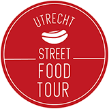 Street Food Tour Utrecht logo, rond rood embleem met Utrecht bovenaan en Street Food Tour tekst in het midden